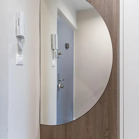Mck Apartment